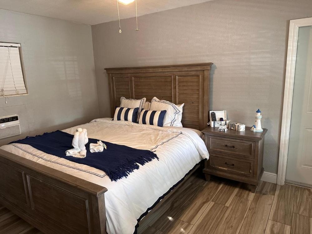 Twin Palms Motel